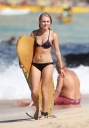 Preppie_Anna_Sophia_Robb_surfing_in_Hawaii_10.jpg